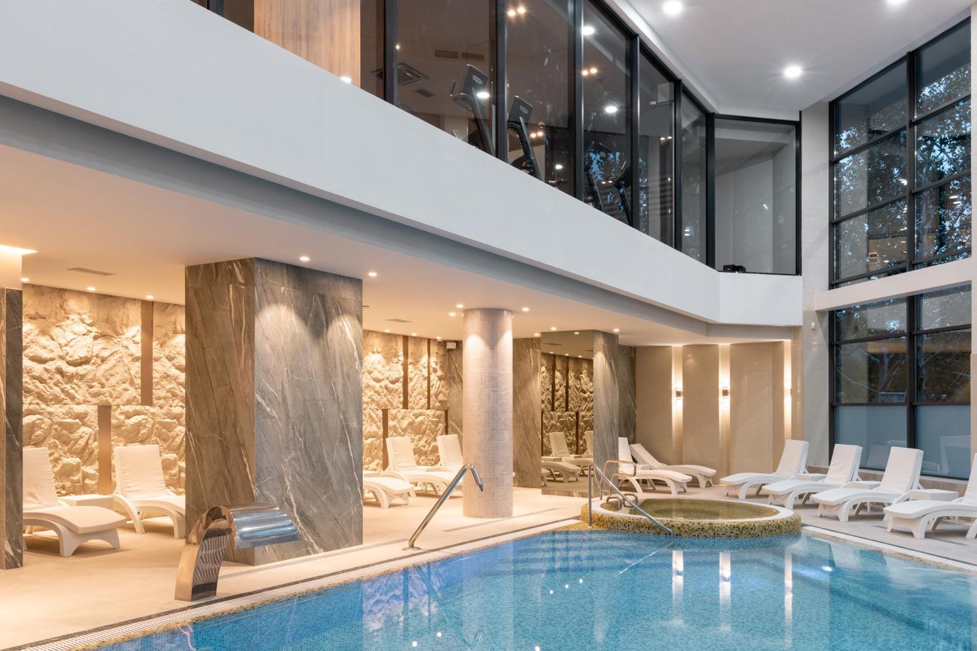 Aquaperla Hotel & Spa Chişinǎu Buitenkant foto