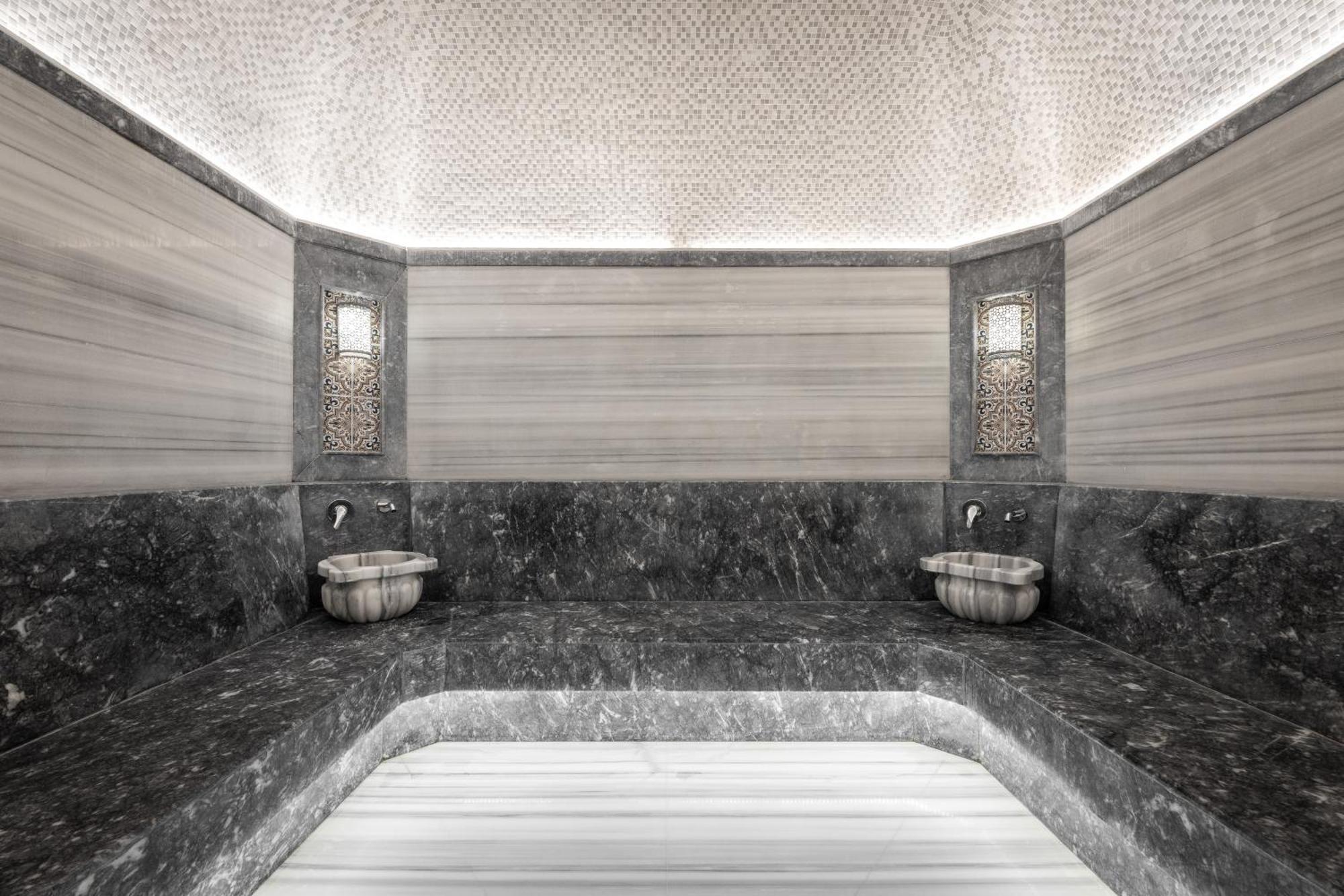 Aquaperla Hotel & Spa Chişinǎu Buitenkant foto