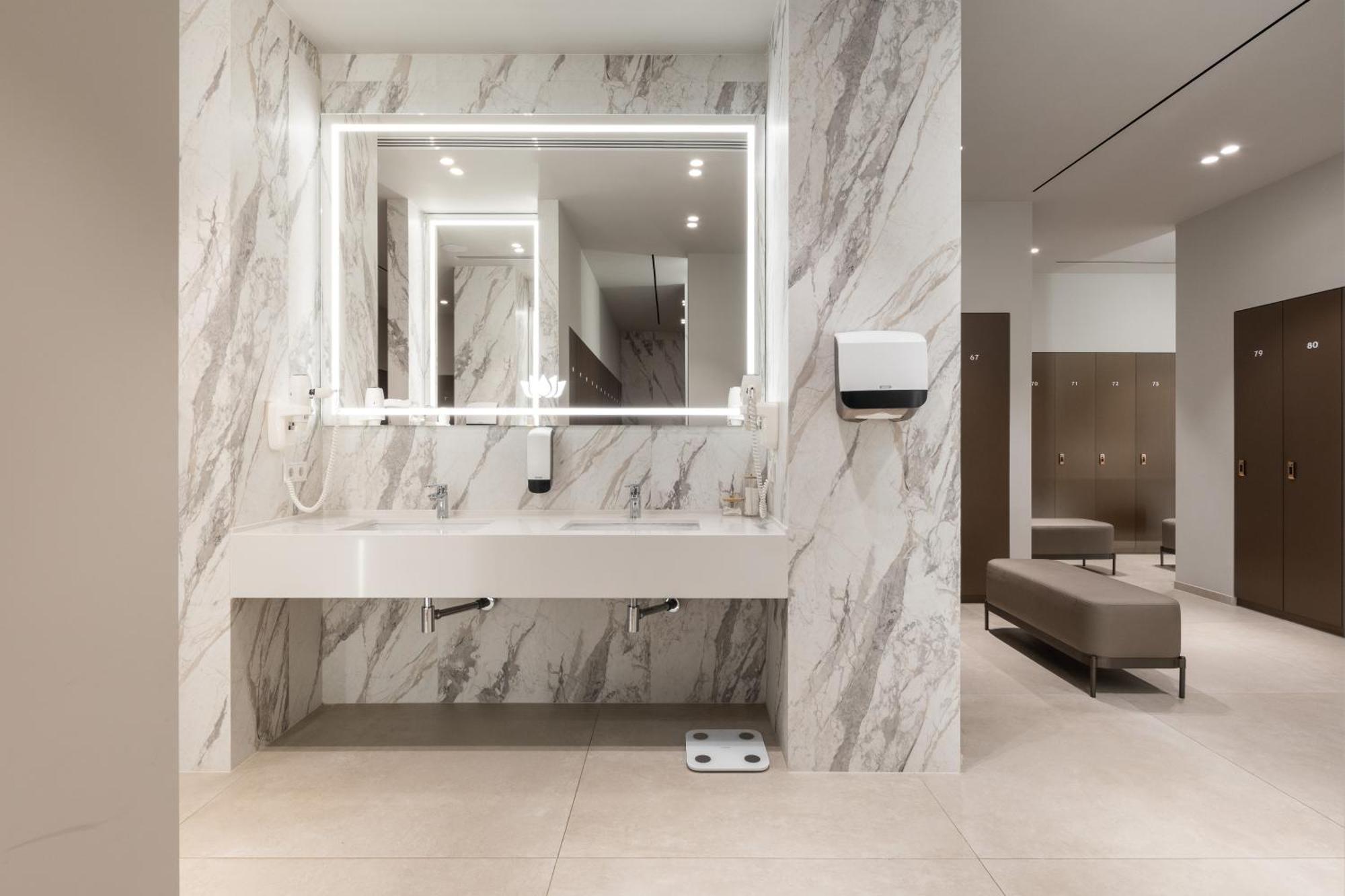 Aquaperla Hotel & Spa Chişinǎu Buitenkant foto